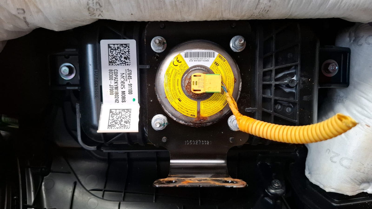 Kit Airbag Kia Xceed Año 2020 Incluye: Airbag IZQ Conductor, Airbag Acompañante, Cinturon Delantero Izquierdo, Cinturon Delantero Derecho, Cinturon Trasero Izquierdo, Cinturon Trasero Derecho Proviene KIT AIRBAG XCEED