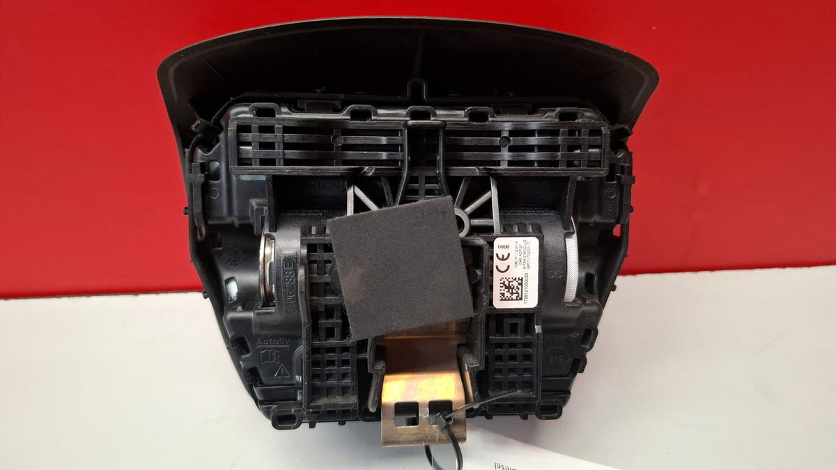 Kit Airbag Renault Kangoo Año 2015 Incluye: Salpicadero, Airbag IZQ Volante , Airbag Acompañante, Pretensores Delanteros. Renault Kangoo 2015 KIT AIRBAG KANGOO