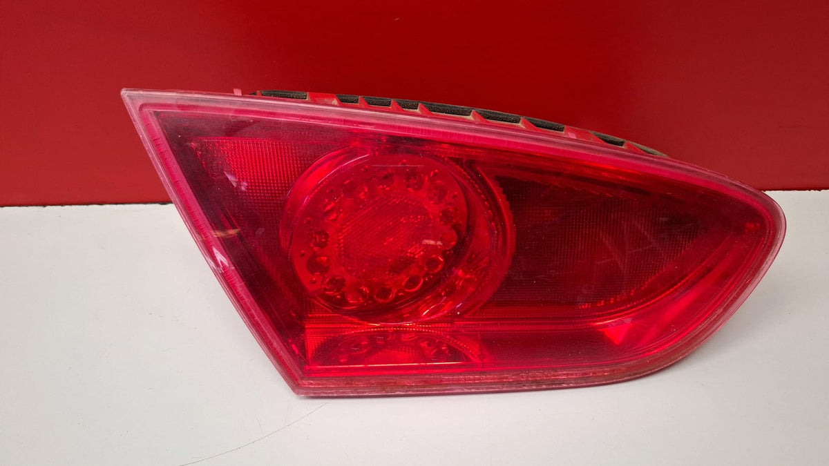Piloto Trasero Interior Izquierdo Seat Leon 2009 1P0945093F Ref 8318 1P0945093F