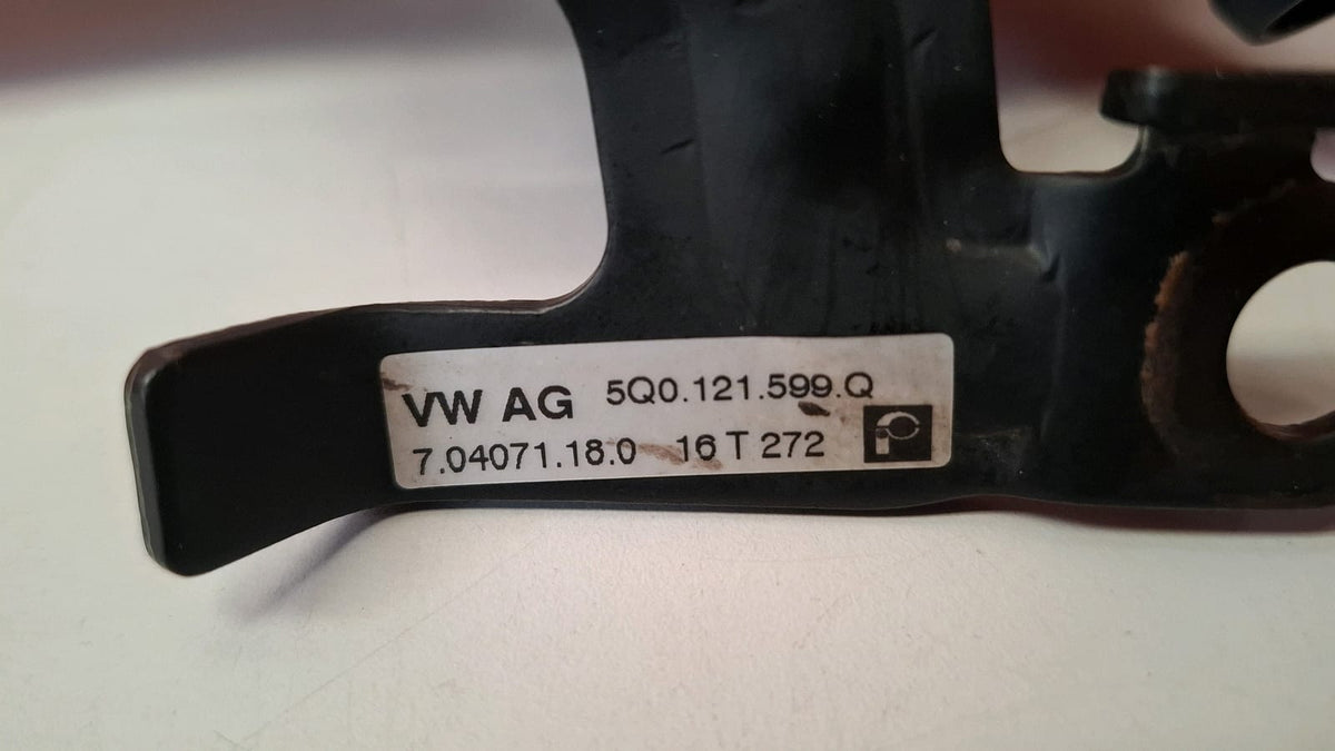 Bomba de Agua Adicional Skoda Octavia 2017 5Q0121599Q 5Q0121599Q