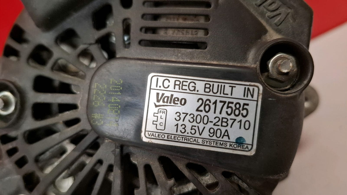Alternador 90A Kia Ceed 2014 373002B710