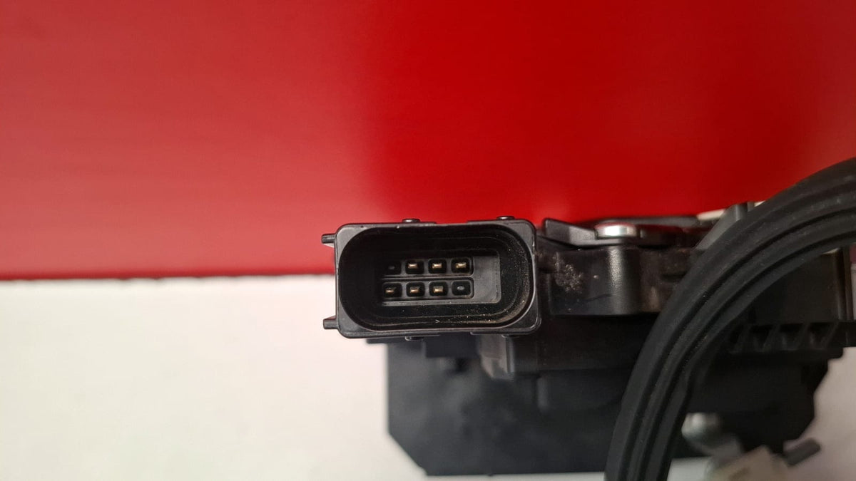Cerradura Delantera Derecha Opel Corsa 2016 13431840 13431840