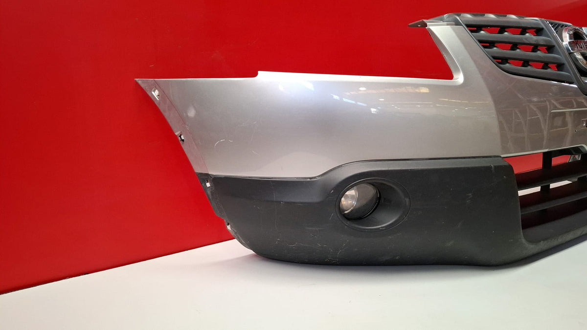 Paragolpes Delantero con Pequeños Roces de Uso Nissan Qashqai Año 2008 Nissan Qashqai 2008