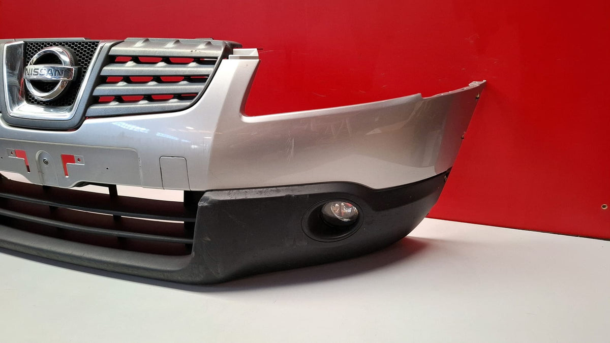 Paragolpes Delantero con Pequeños Roces de Uso Nissan Qashqai Año 2008 Nissan Qashqai 2008