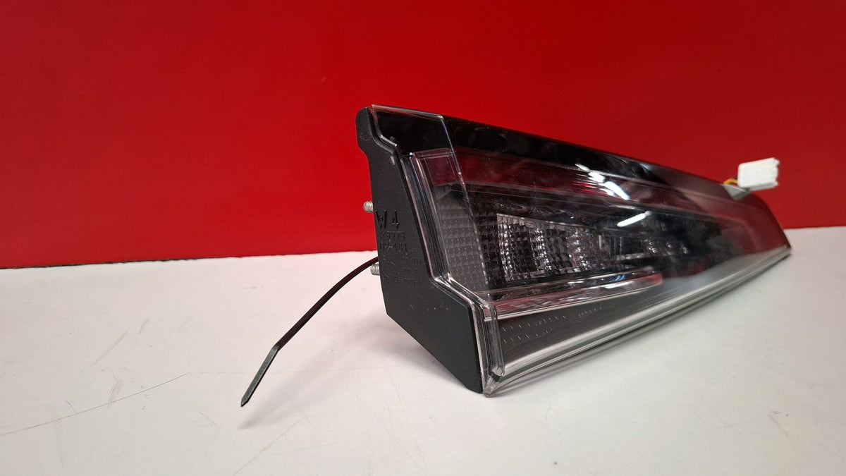 Piloto Trasero Izquierdo Interior Toyota Corolla Cross 2021 8159102E80 8159102E80