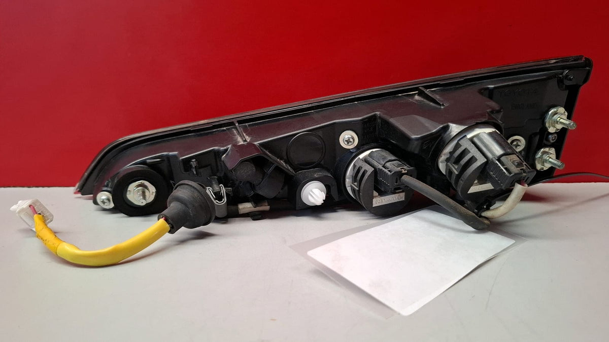 Piloto Trasero Izquierdo Interior Toyota Corolla Cross 2021 8159102E80 8159102E80