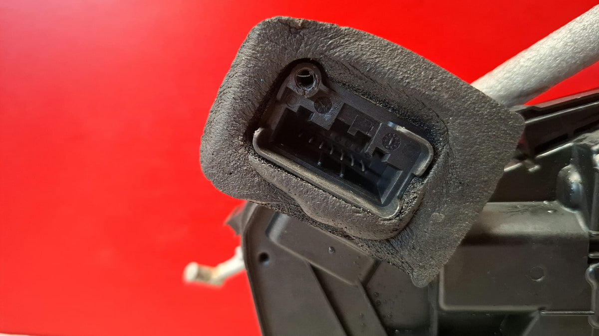 Cerradura Trasera Izquierda Seat Leon Cupra 2016 5K4839015Q 5K4839015Q