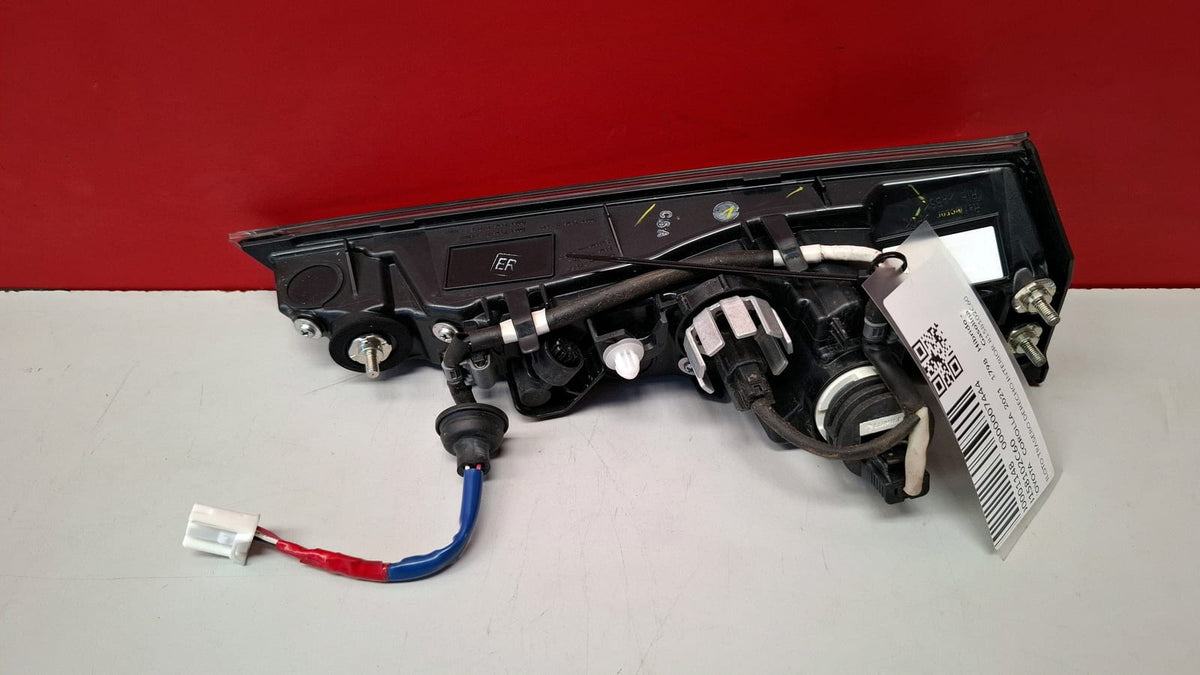 Piloto Trasero Derecho Interior Toyota Corolla Cross 2021 8158102C60 8158102C60