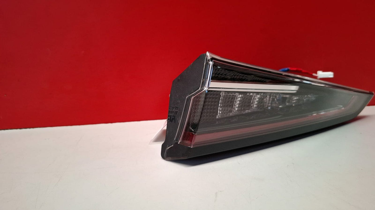 Piloto Trasero Derecho Interior Toyota Corolla Cross 2021 8158102C60 8158102C60