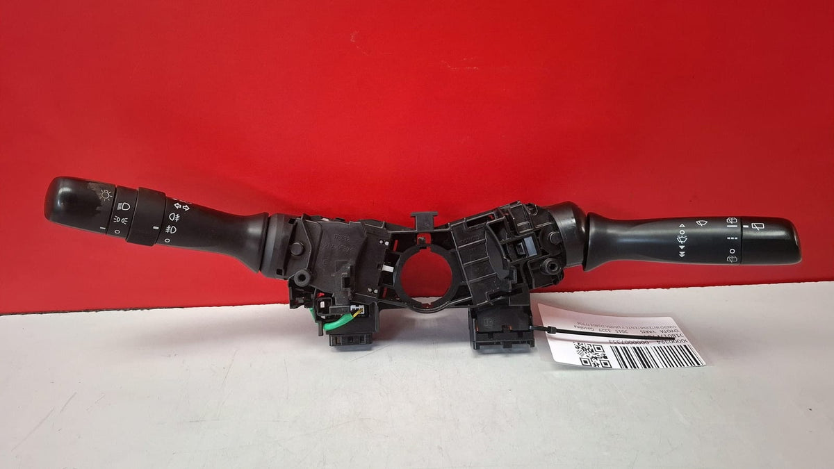 Mando Intermitente y Limpia Toyota Yaris 2015 D18017F904 D18017F904