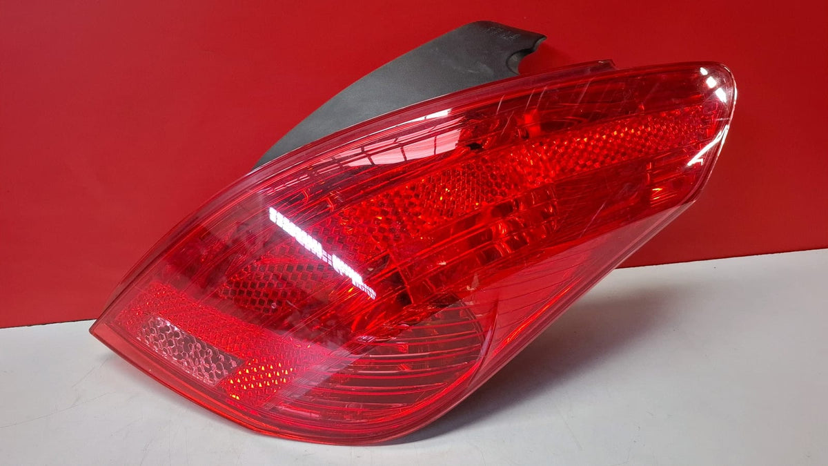 Piloto Trasero Derecho Peugeot 308 2012 9680425680 9680425680