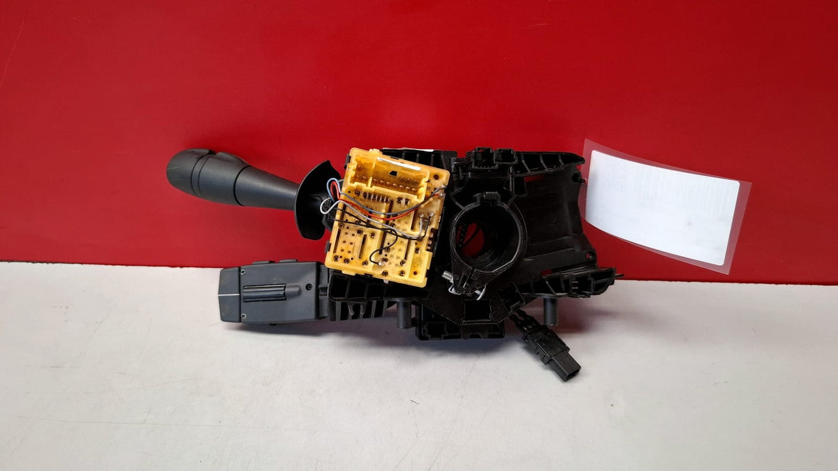 Mando Multifuncion Renault Captur 2017 E10670325 E10670325