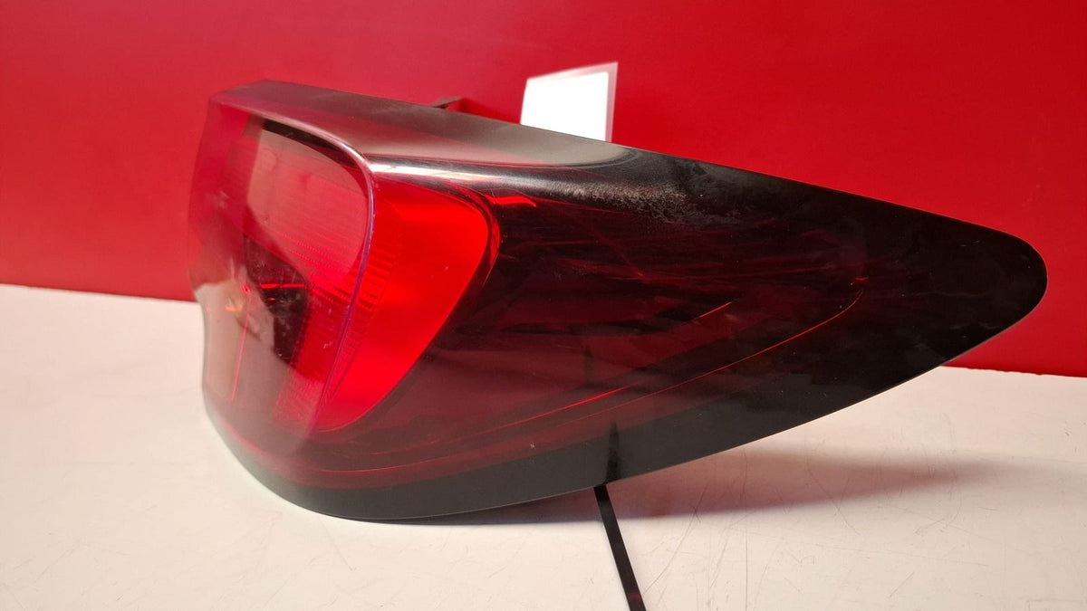 Piloto Trasero Derecho Exterior Opel Astra 2016 39015944 39015944