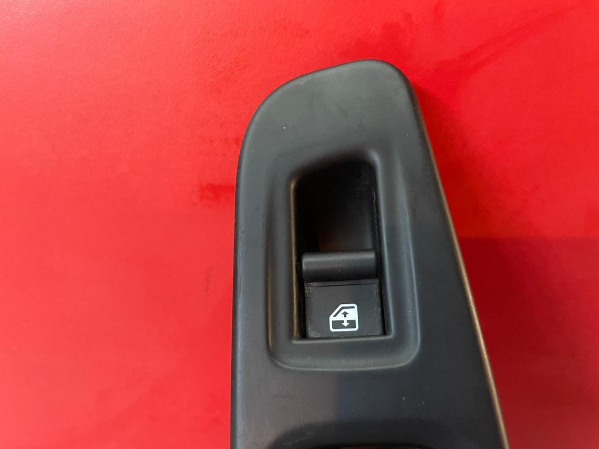 Mando Elevalunas Trasero Izquierdo Jeep Renegade 2020 735603927 Ref 6729