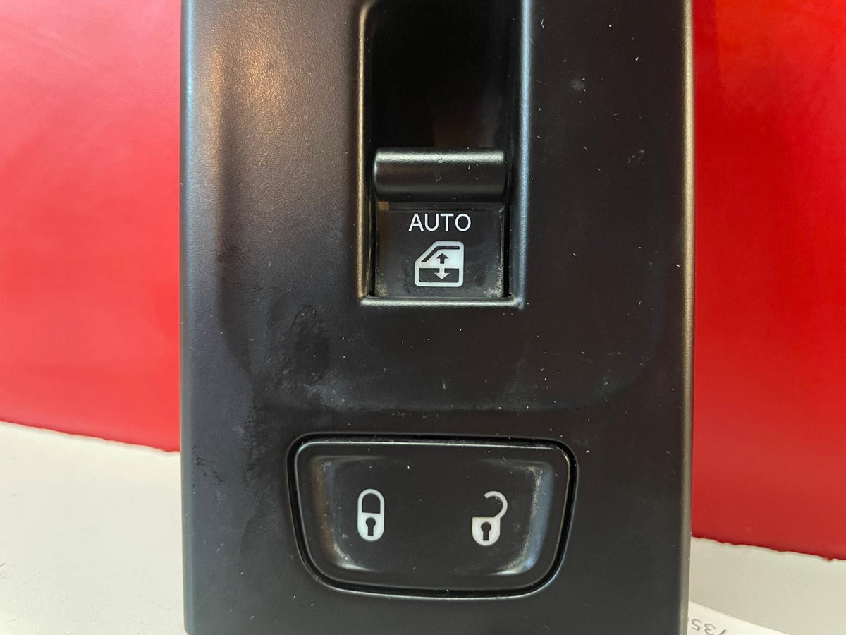 Mando Elevalunas Delantero Derecho Jeep Renegade 2020 7356458310 7356458310