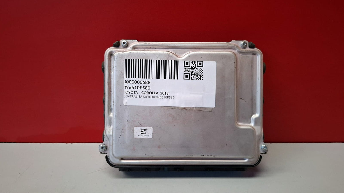 Centralita Motor Toyota Corolla Verso 2013 896610F580