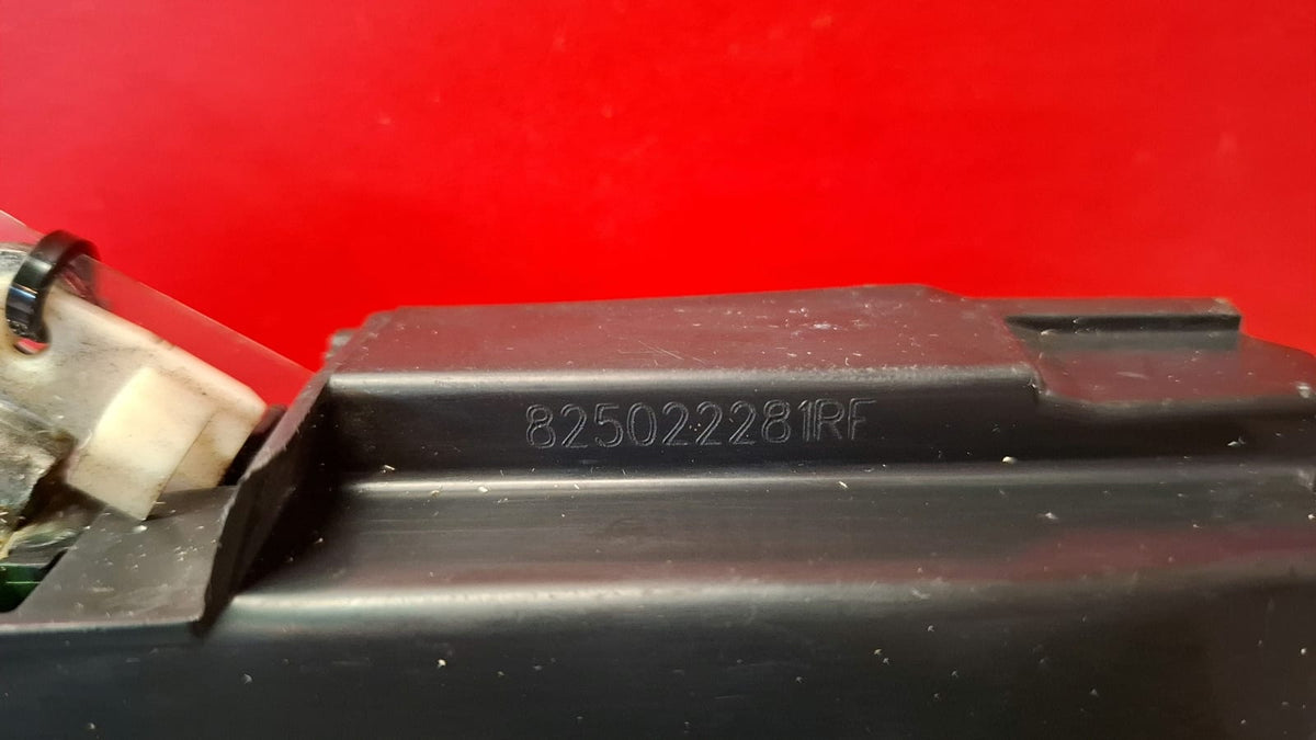 Cerradura Trasera Derecha Dacia Sandero 2017 825022281RF