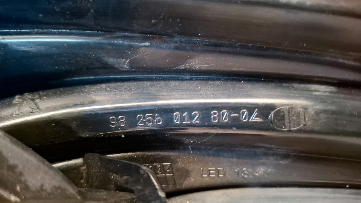 Piloto Trasero Izquierdo Peugeot 208 2020 9825601280 9825601280