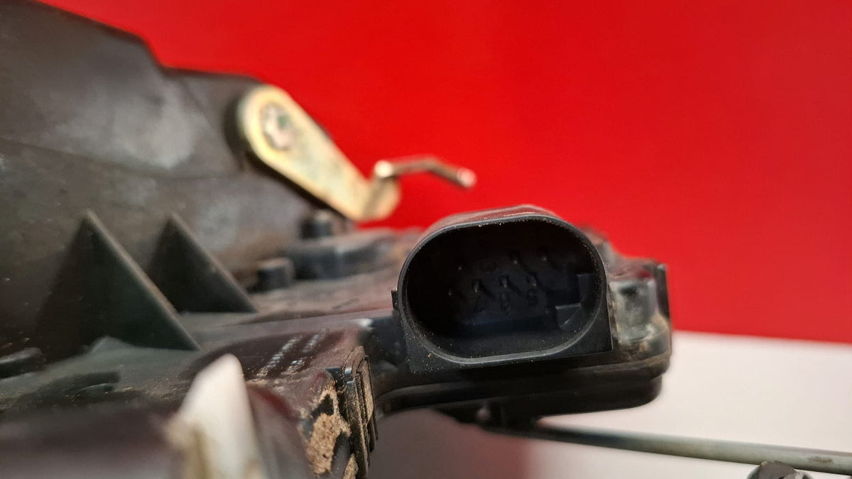 Cerradura Trasera Derecha Bmw Serie 3 2006 51227202148