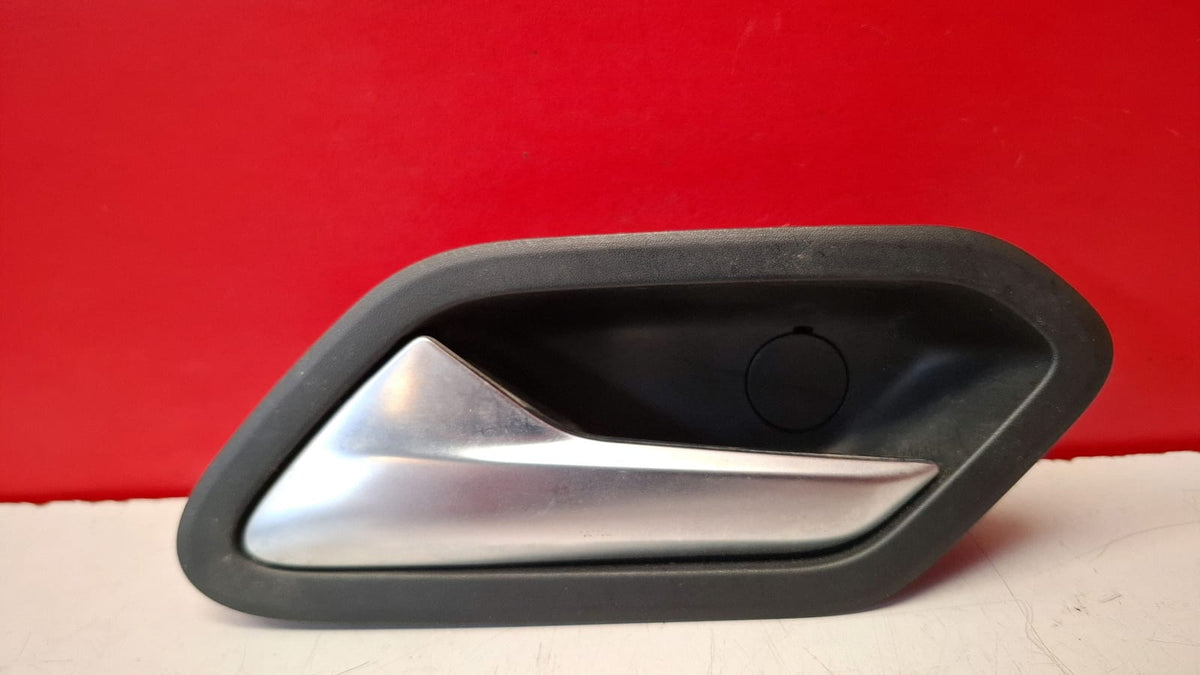 Maneta Interior Derecha Dacia Duster 2019 826723850R / 826721968R Ref 10667 826723850R / 826721968R