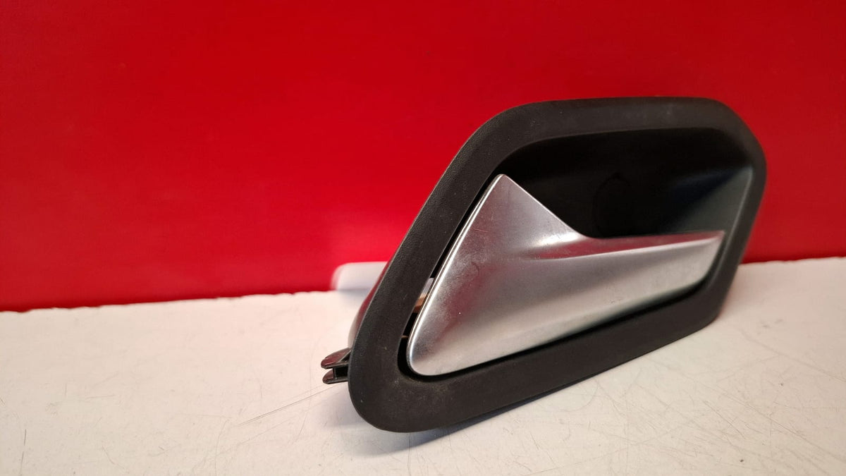 Maneta Interior Derecha Dacia Duster 2019 826723850R / 826721968R Ref 10667 826723850R / 826721968R