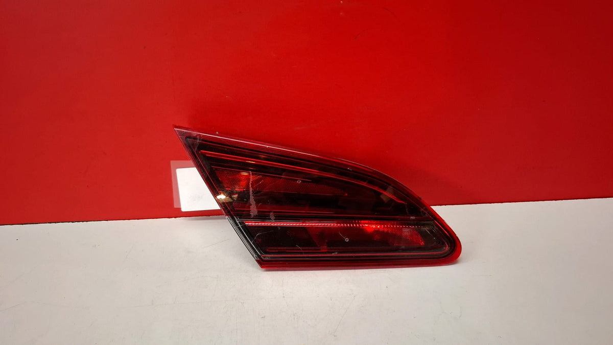 Piloto Trasero Interior Izquierdo Opel Astra Gtc 2014 13281878 13281878