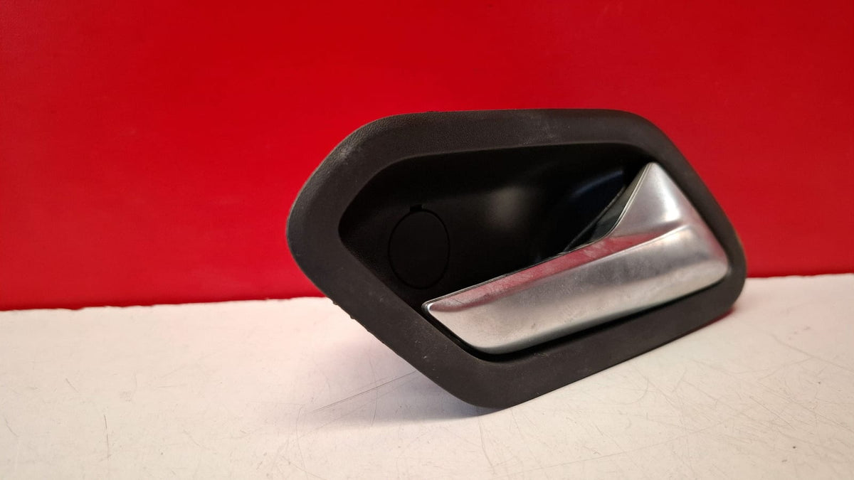 Maneta Interior Derecha Dacia Duster 2019 826723850R / 826721968R Ref 10666