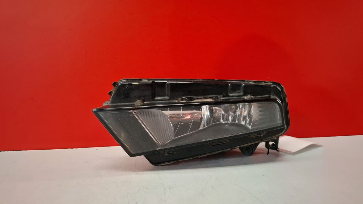 Faro Antiniebla Delantero Izquierdo Seat Leon 2015 575941701A 575941701A
