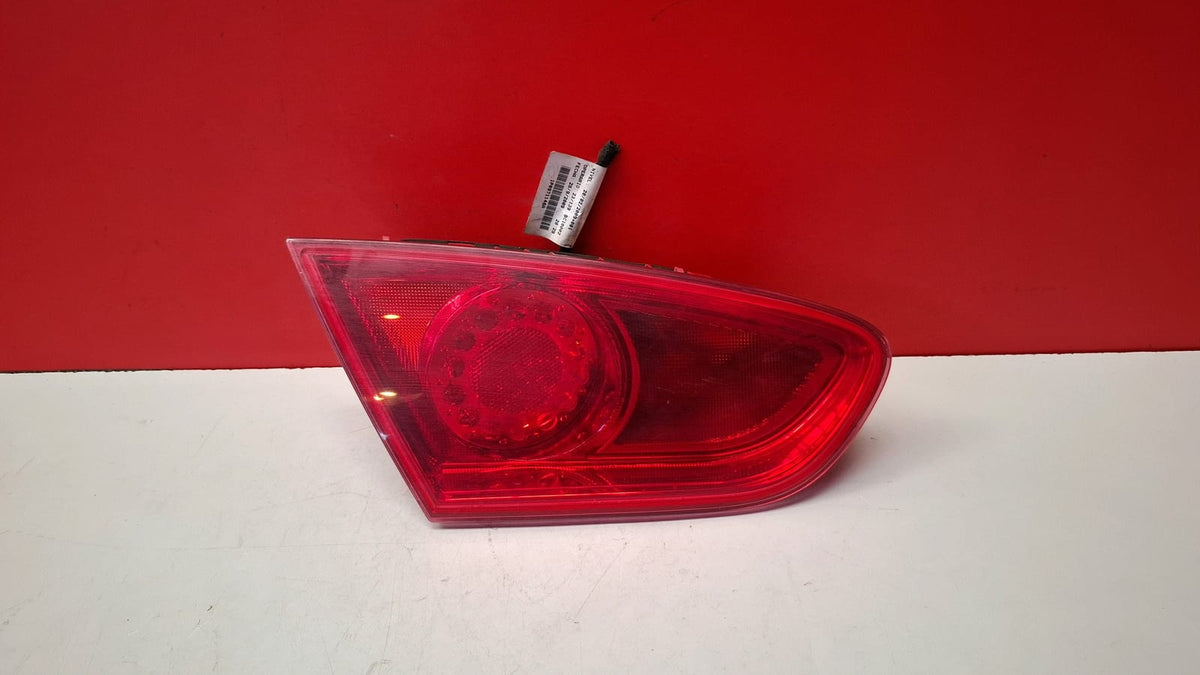Piloto Trasero Interior Izquierdo Seat Leon 2009 1P0945093F Ref 6498 1P0945093F