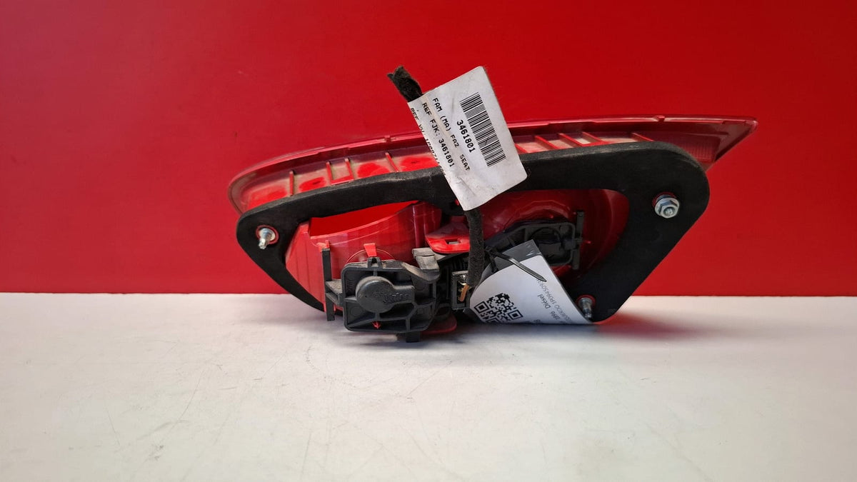Piloto Trasero Interior Izquierdo Seat Leon 2009 1P0945093F Ref 6498 1P0945093F