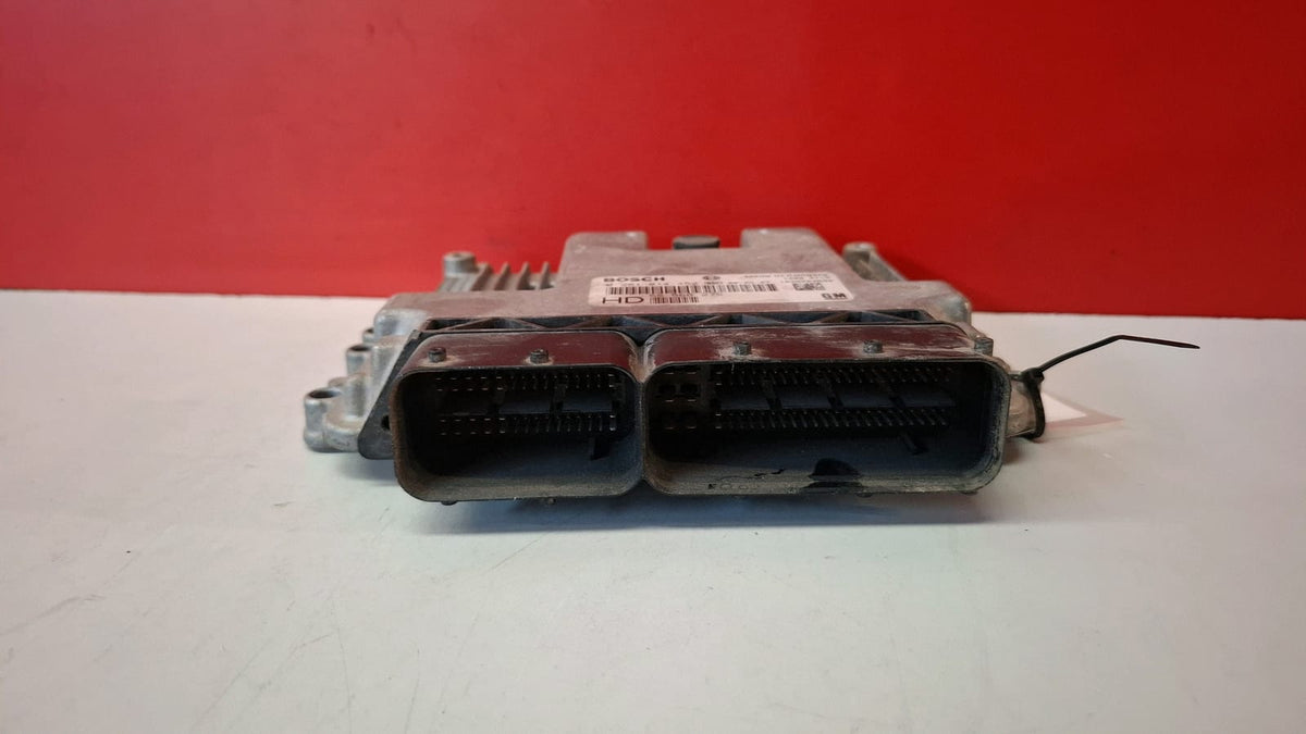 Centralita Motor Opel Zafira 2006 55566279 55566279