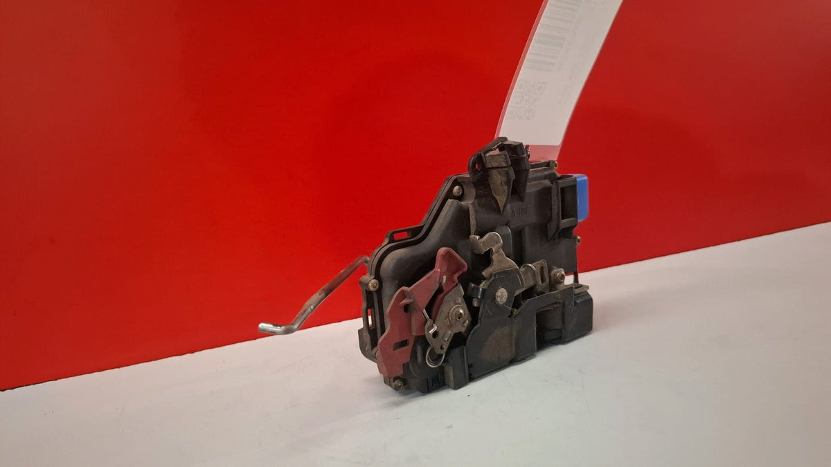 Cerradura Delantera Izquierda Audi A3 2011 4E1837015