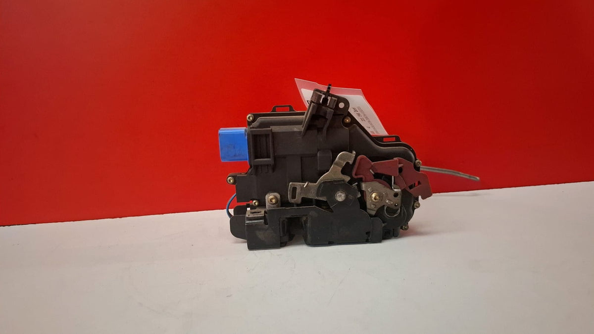Cerradura Delantera Derecha Audi A3 2011 4E1837016
