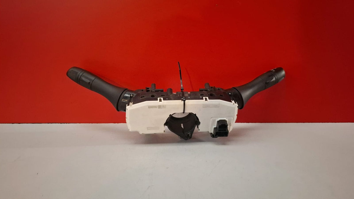 Mando Multifuncion Nissan Pulsar 2015 15522SD2 15522SD2