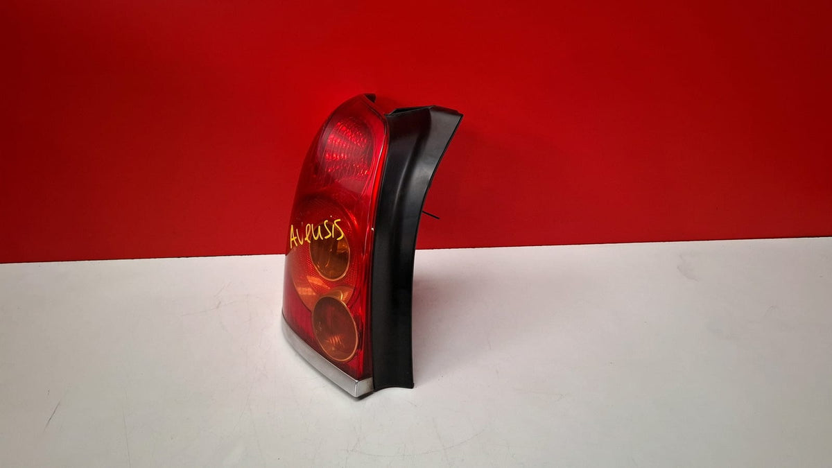 Piloto Trasero Izquierdo Toyota Avensis 2007 8156105260 8156105260