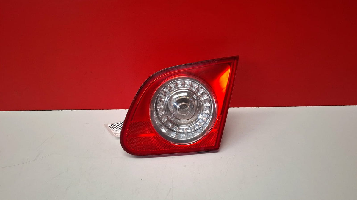Piloto Trasero Interior Derecho Volkswagen Passat 2009 3C5945094C 3C5945094C