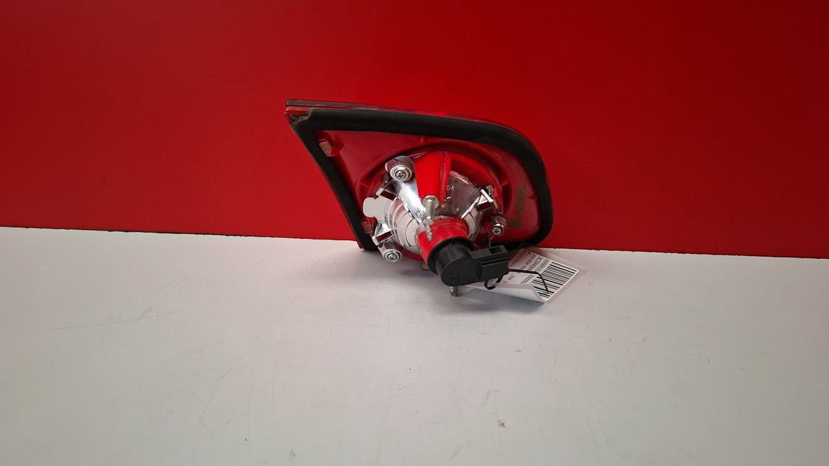Piloto Trasero Interior Derecho Volkswagen Passat 2009 3C5945094C 3C5945094C