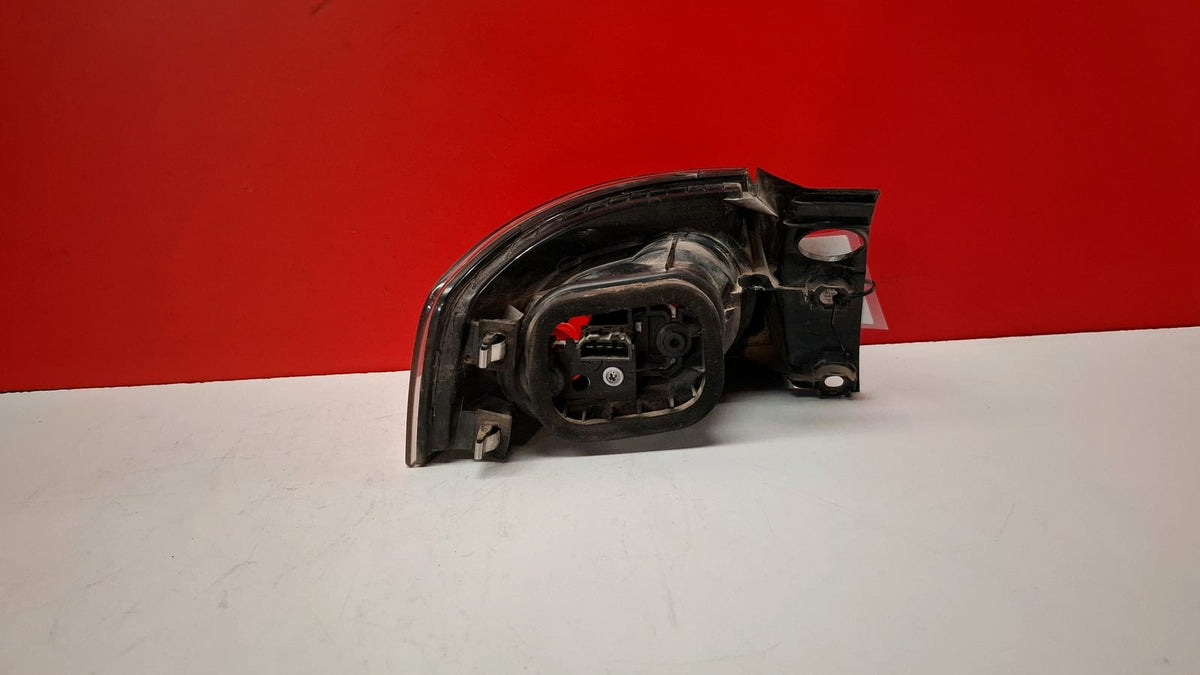 Piloto Trasero Exterior Derecho Seat Ibiza 2006 6L6945096C Ref 6194 6L6945096C