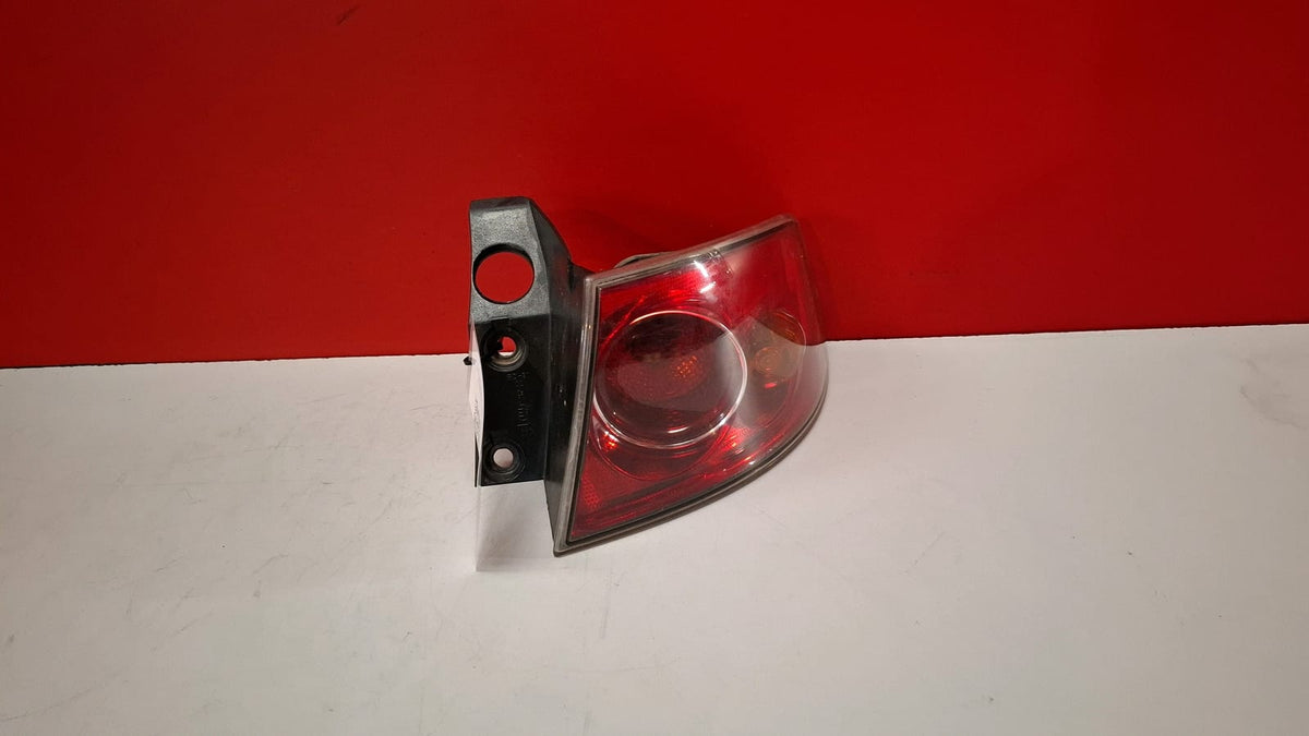 Piloto Trasero Exterior Derecho Seat Ibiza 2006 6L6945096C Ref 6194 6L6945096C