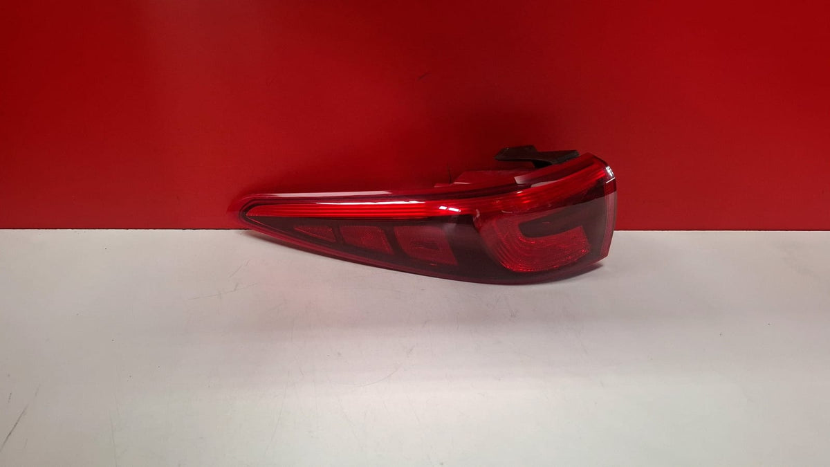 Piloto Trasero Izquierdo Kia Sportage 2018 92401F10 92401F10