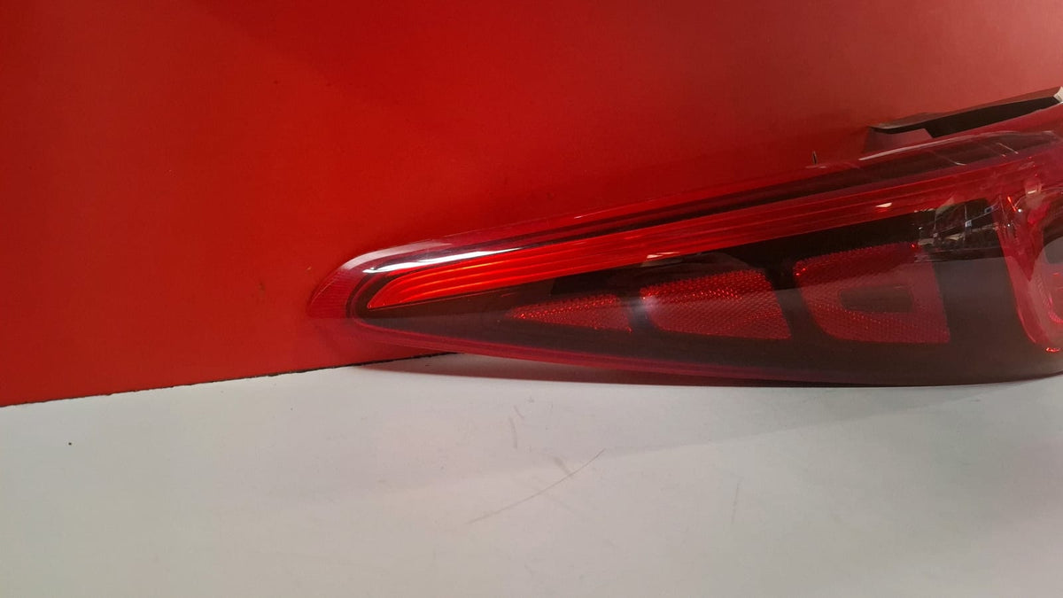 Piloto Trasero Izquierdo Kia Sportage 2018 92401F10 92401F10
