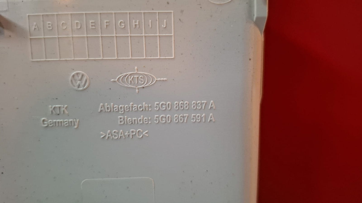 Luz Interior Volkswagen Passat 2016 5G0868837A