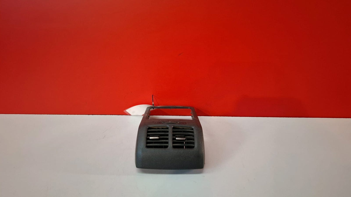 Aireador Trasero Volkswagen Golf 2011 1K0819203A