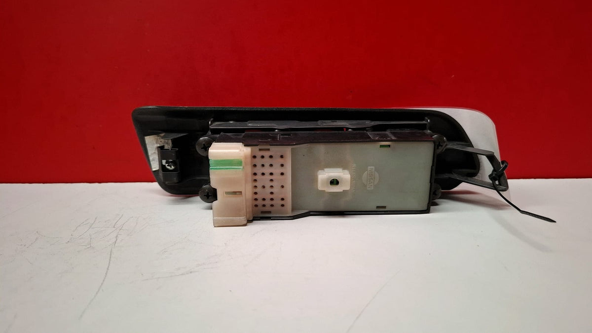 Interruptor Elevalunas Nissan Terrano 1996 809612x800