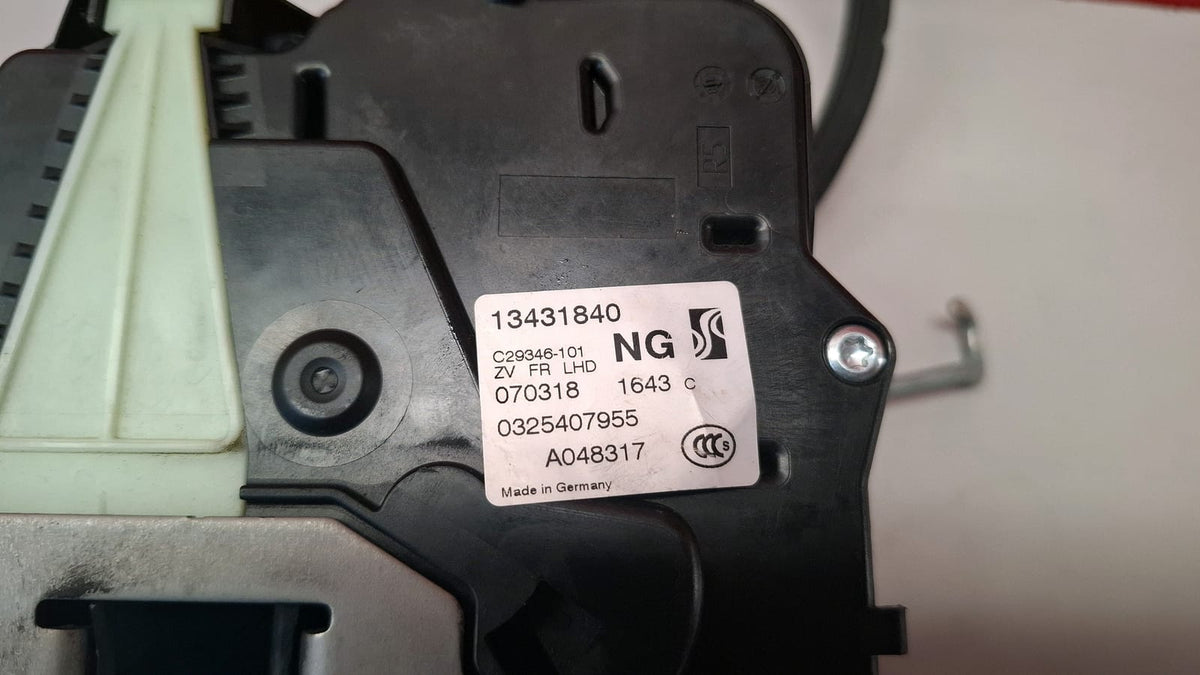 Cerradura Delantera Derecha Opel Corsa 2017 13431840 Ref 5422 13431840
