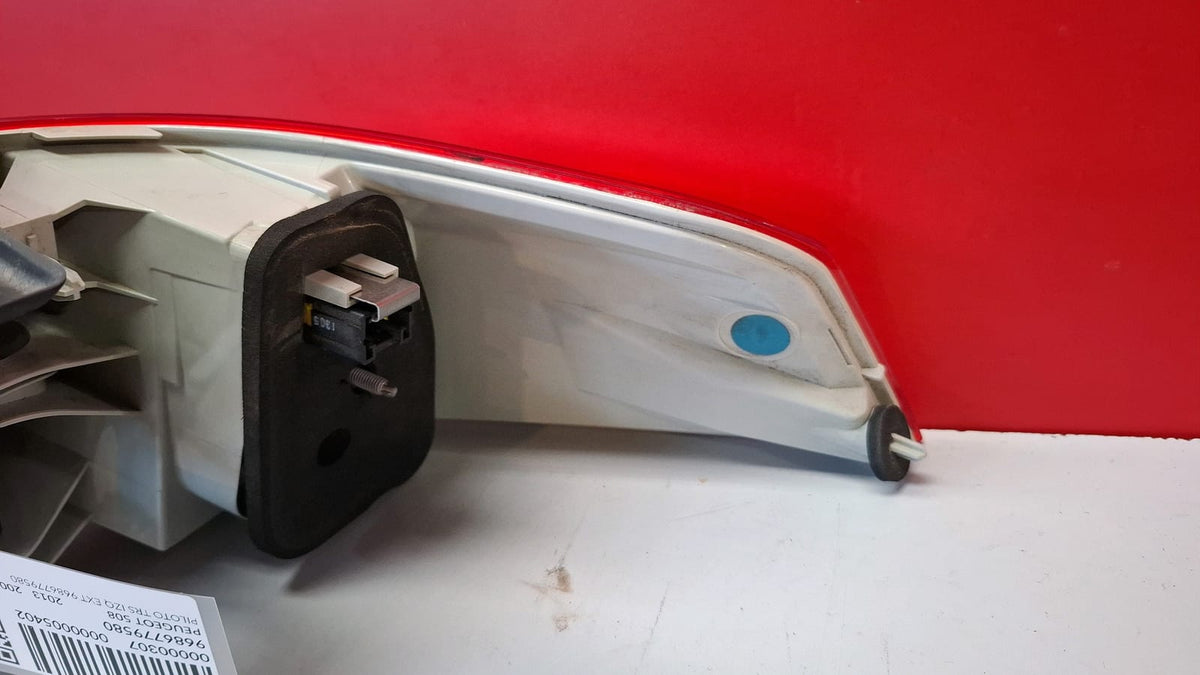 Piloto Trs IZQ Ext Peugeot 508 2013 9686779580 9686779580