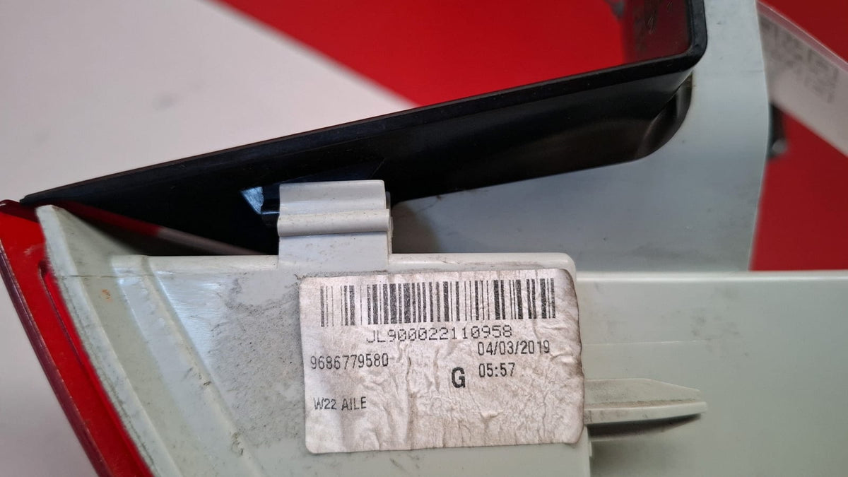 Piloto Trs IZQ Ext Peugeot 508 2013 9686779580 9686779580