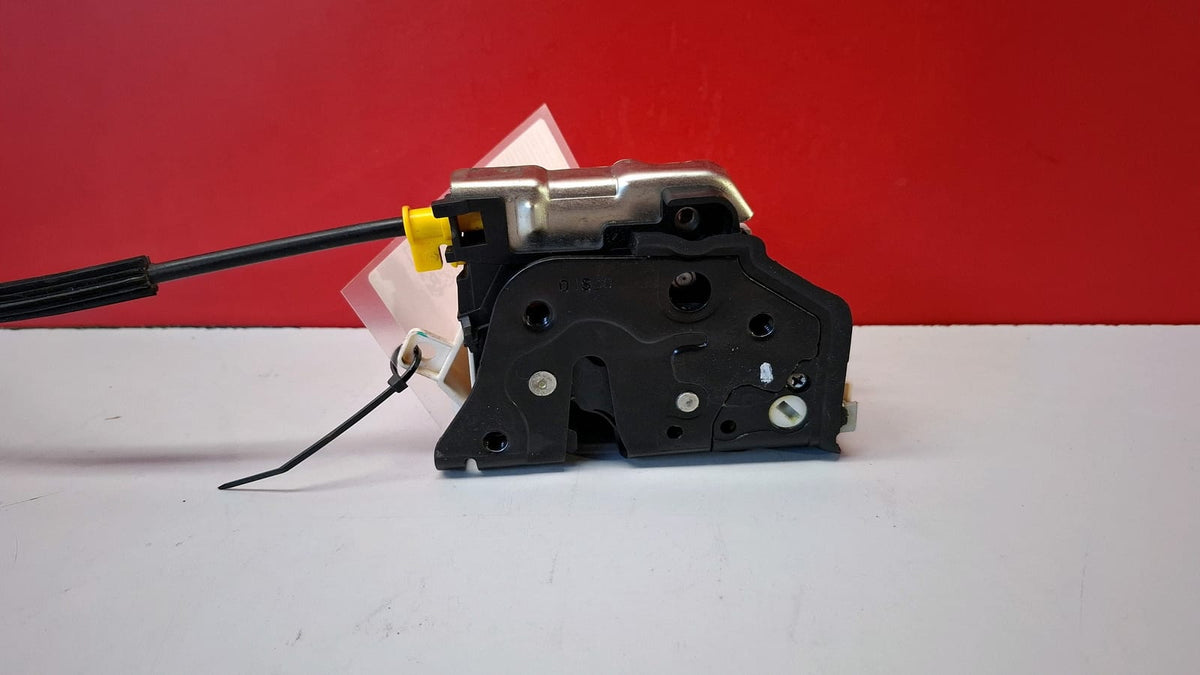 Cerradura Trasera Izquierda Audi A4 2012 8K0839015C 8K0839015C