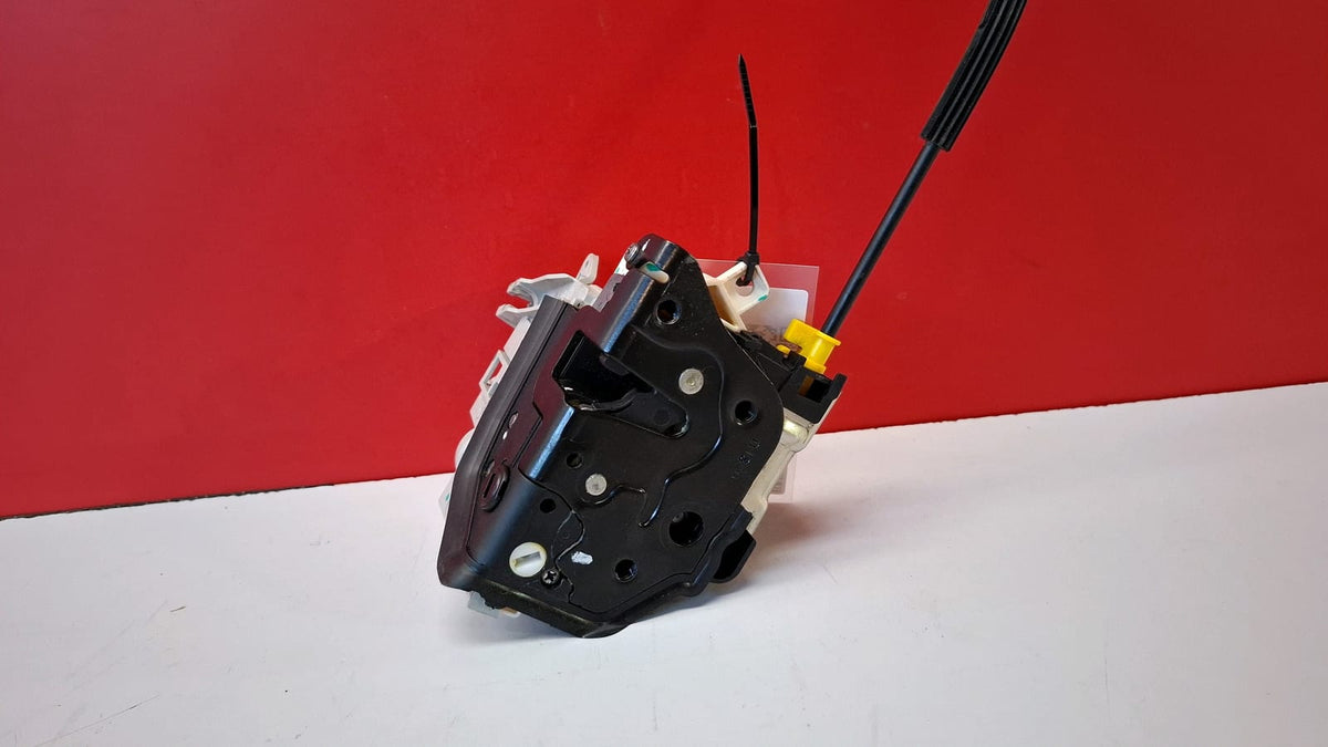 Cerradura Trasera Izquierda Audi A4 2012 8K0839015C 8K0839015C