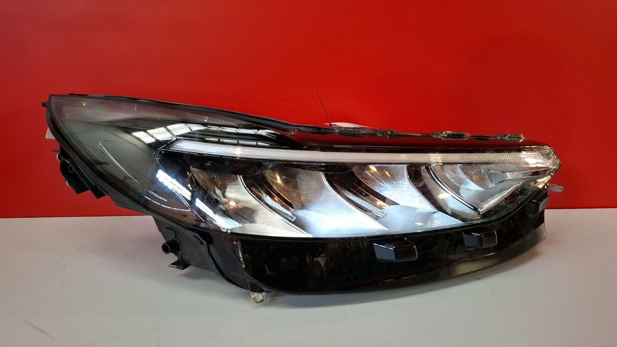 Faro Delantero Derecho Ford Kuga 2024 PV4B13E014CE